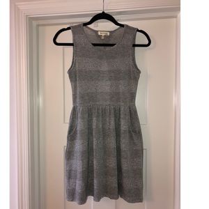 Flowy Dress with Keyhole back